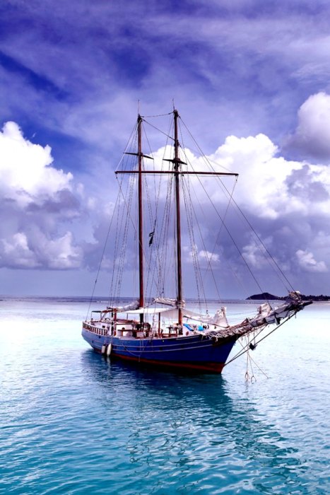 Hold boat