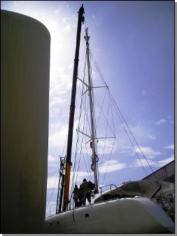 catamaran mast