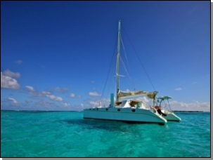 Catamaran Kawai at anchorage in the Tobago Cays